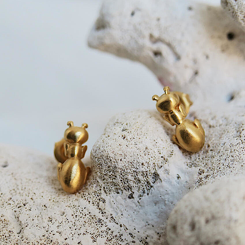 Dalí Ant Stud Earrings - Gold